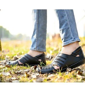 Men's Trendy Black Synthetic Solid Comfort Sandals