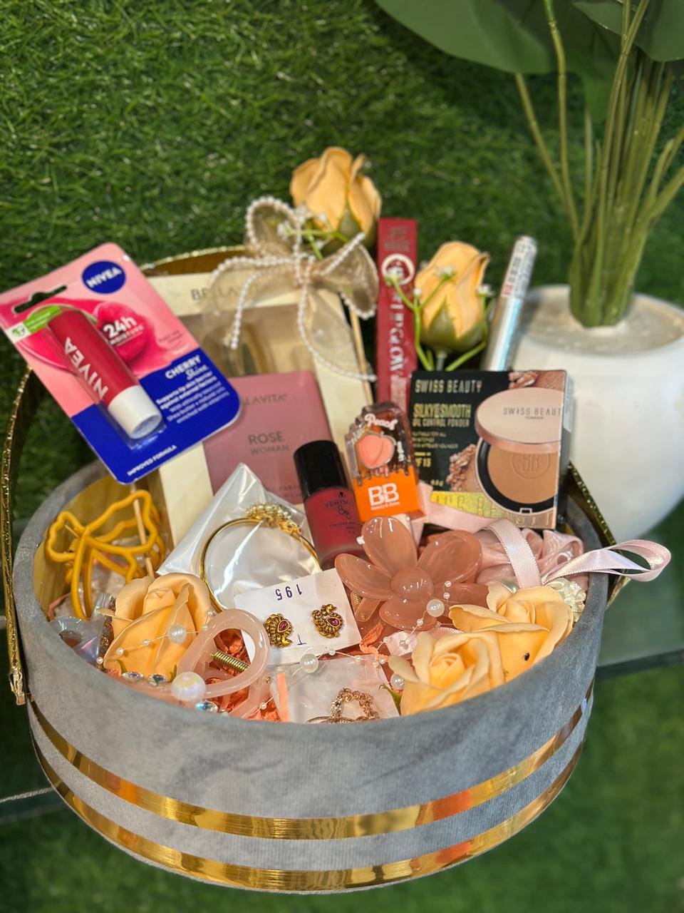 GIFT  AND ARTICLES 49